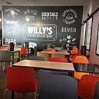 Willys Discobar inside