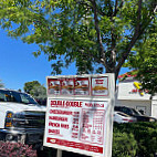 In-n-out Burger outside