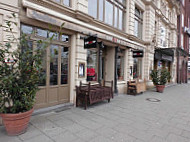 Sankt Pauli Bar outside