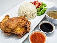 Restoran Dee Nasi Ayam Pandan Indah food