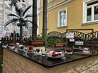 Venezia Eiscafe outside