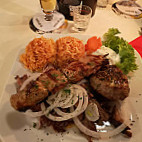 Taverna Omiros food