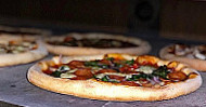 Pizzeria König food