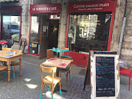 Le Simone's Café inside