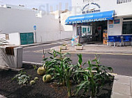 Pasteleria El Varadero outside