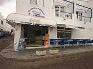 Pasteleria El Varadero outside