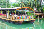 RIVER WATCH FLOATING RESTO food