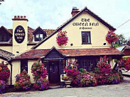 The Queen Inn outside