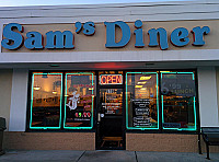 Sams Diner outside