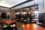 Linx Restaurant & Pub inside