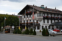 Hotel Schmied von Kochel outside