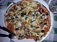 Pizzeria Italia food