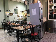 Cafeteria D'carlos inside