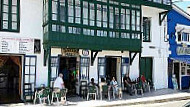 La Taberna Del Muelle inside