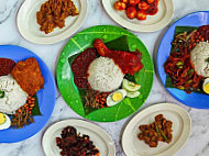 Kak Liza Nasi Lemak food