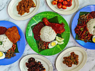 Kak Liza Nasi Lemak food