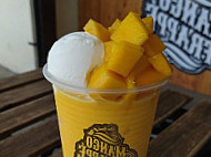 The Real Mango Frappe food
