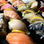Sushi Tozai food