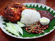 Nasi Lemak Comel Enstek inside