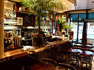 Le Bouledogue Restaurant Cafe & Brasserie food