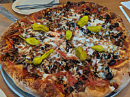 Giovanni's Mountain Pizza food