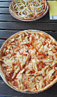 Hofer Pizza-Service food