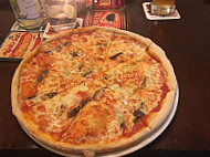 La Pizzeria da Maurizio food