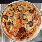 Pizza Paradiso food