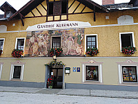 Gasthof Triebener Hof inside