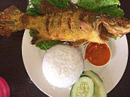 Nasi Ayam Gepuk Sungai Buloh food