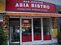 Nguyen Asiatische Spezialitäten outside