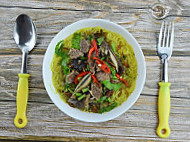 Bihun Sup Mat Paklong food