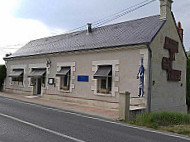 Auberge De Port-vallieres outside