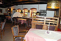 Das Muhlenhof Restaurant inside