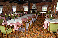 Das Muhlenhof Restaurant inside