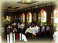 China Restaurant Chau inside