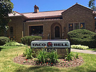 Taco Bell outside