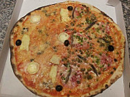 Pizza Mamma food