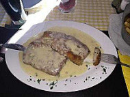 Schnitzelhutt food