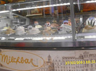 Milchbar Eiscafe Ristorante Pizzeria inside
