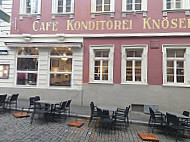 Café Knösel inside