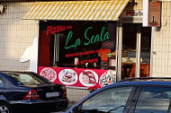 Pizzeria La Scala  outside