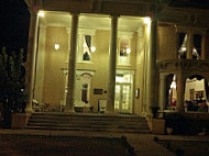 The Luna Mansion outside