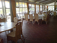 Golfrestaurant Schloss Maxlrain inside
