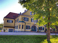 Gasthaus Zollhausl outside