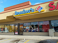 Domino's Pizza outside