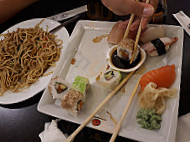 Tamakuchi - Sushi & Wok food