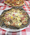 Pizzeria L'etrusquino food