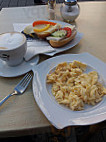 Cafe F Nieland food