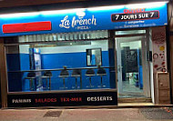 La French Pizza inside